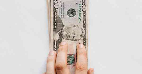 云鲸智能机器人紫灯：革新行业的未来