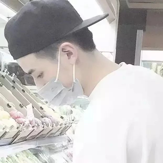 伏姣朗涛