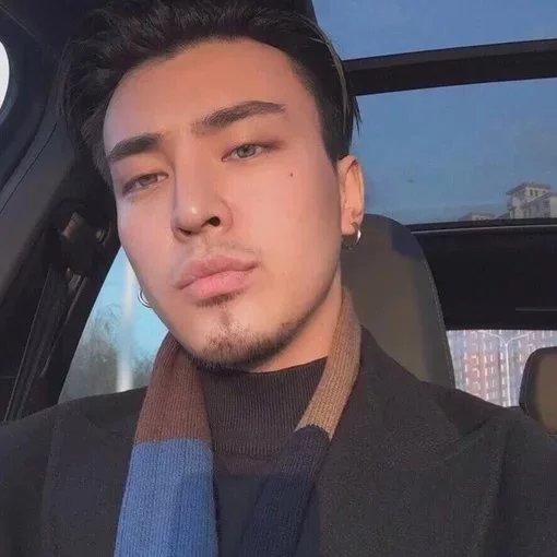 左阅威妍