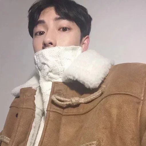 劳琴萍策