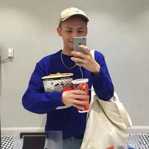 巩纨鸣健